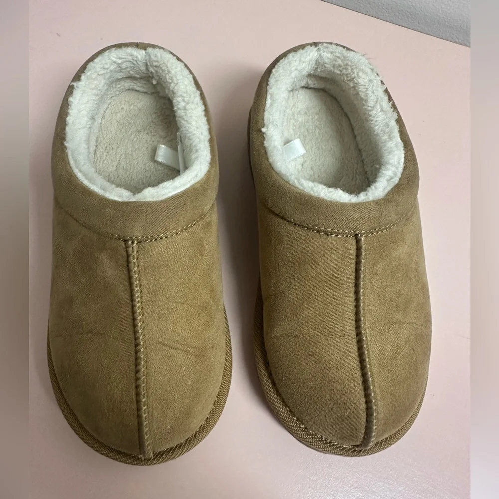 Cozy Tan Kids Slippers by Cat & Jack SZ 12